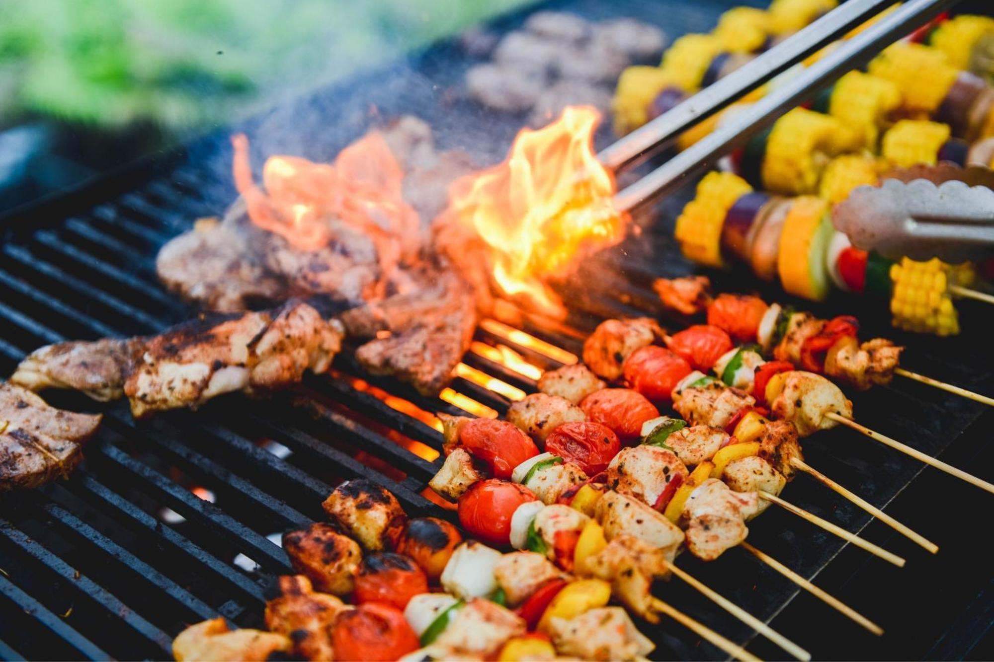 Hotel Stripes Kuala Lumpur, Autograph Collection Dış mekan fotoğraf A barbecue
